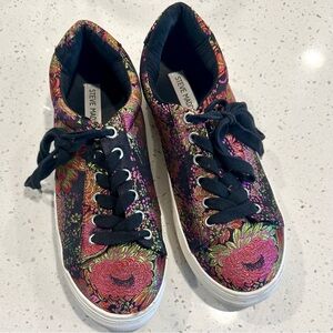 Steve Madden Multicolor Floral Lace-Up Sneakers - 8M